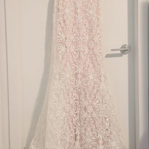 Calla Blanche Lace Wedding dress